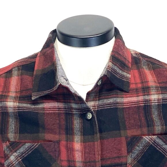 Legendary Whitetails Women’s Size Medium Plaid Flannel Shirt Red/Black Flip Cuff - Picture 2 of 14